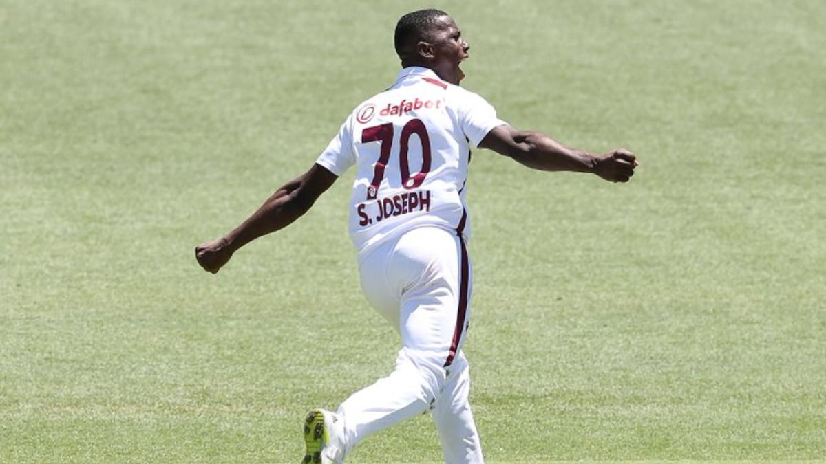 shamar-joseph-once-worked-as-a-security-guard-now-created-a-stir-by-taking-5-wickets-in-his-debut-match